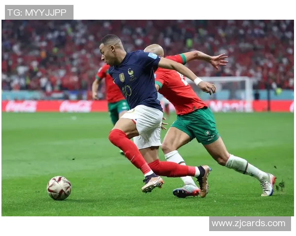 足球战术与技术的完美结合 如何在比赛中实现攻防平衡与团队协作